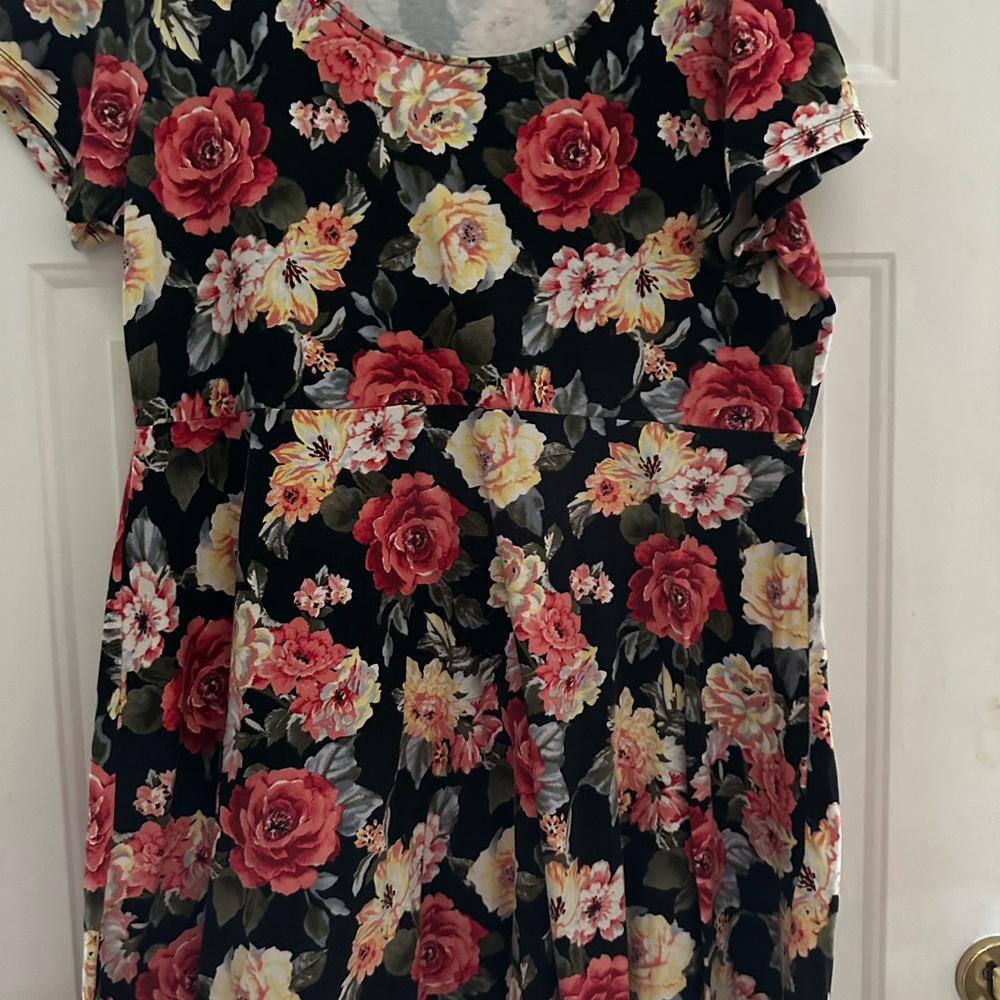 Forever 21 3X Floral Print Dress with Red and Yellow Roses stretchy - Picture 2 of 5